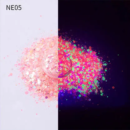 NE05Sparkling sequined dresses and glamorous gowns